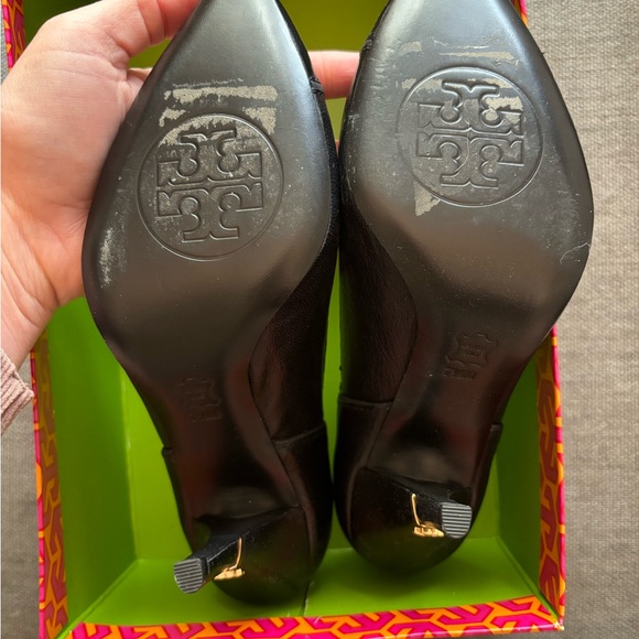 Tory Burch Bernice Black Leather Pumps - size 7.5 - Picture 5 of 5